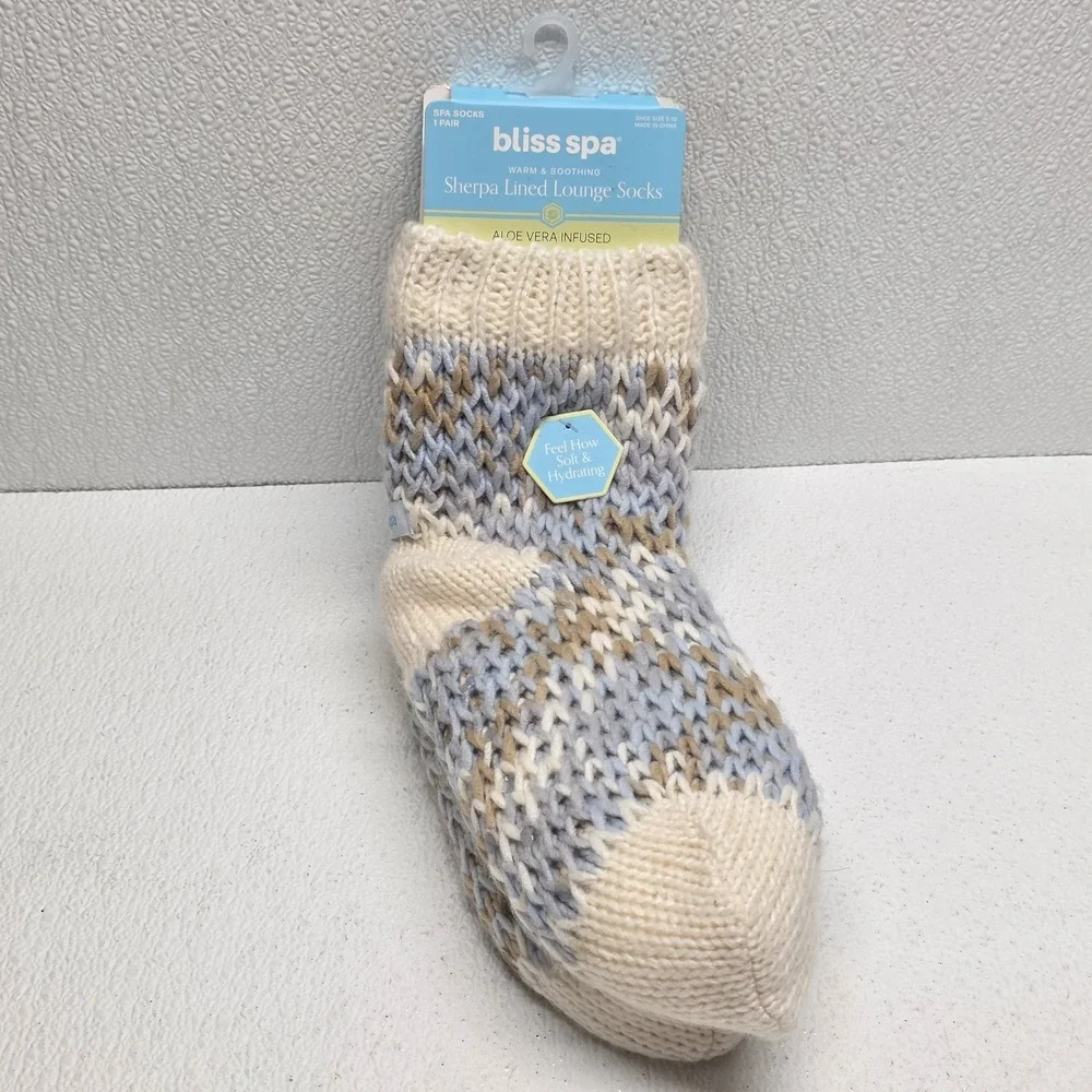 Bliss Spa Lounge Socks Womens 5-10 Blue Aloe Infused Sherpa Lined Slipper Socks